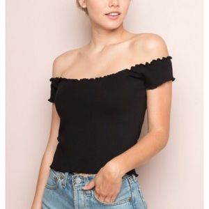Brandy Melville -off the shoulder top